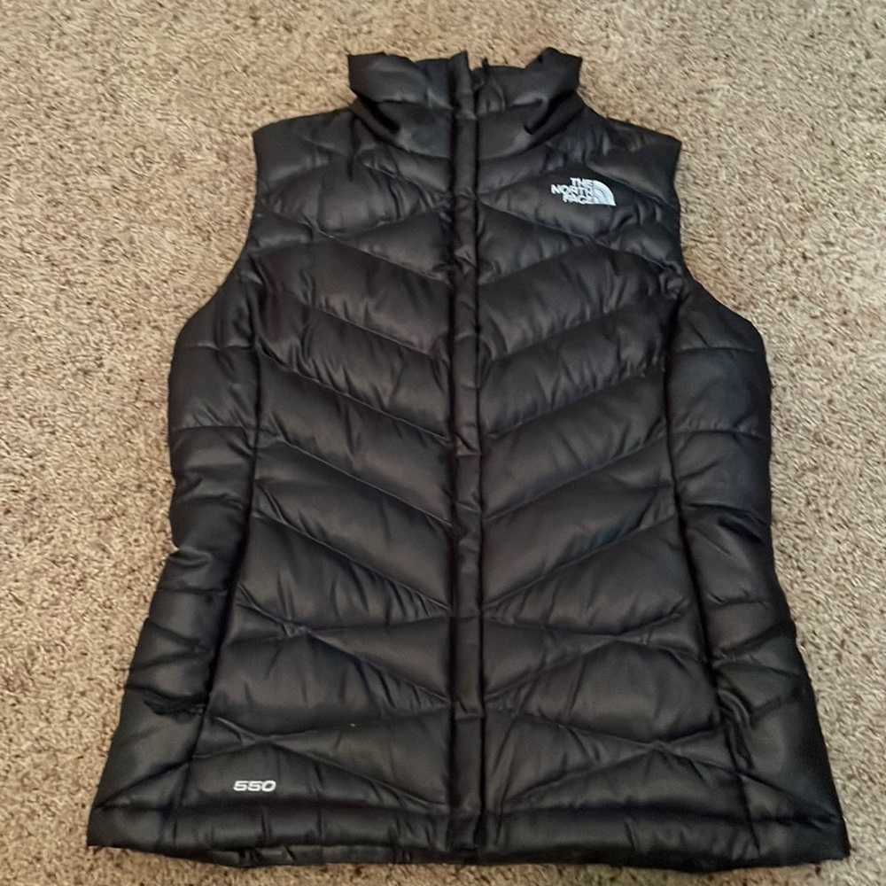 Black north face vest